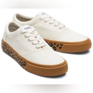 Tom’s Fenix Canvas Lace Up Sneakets